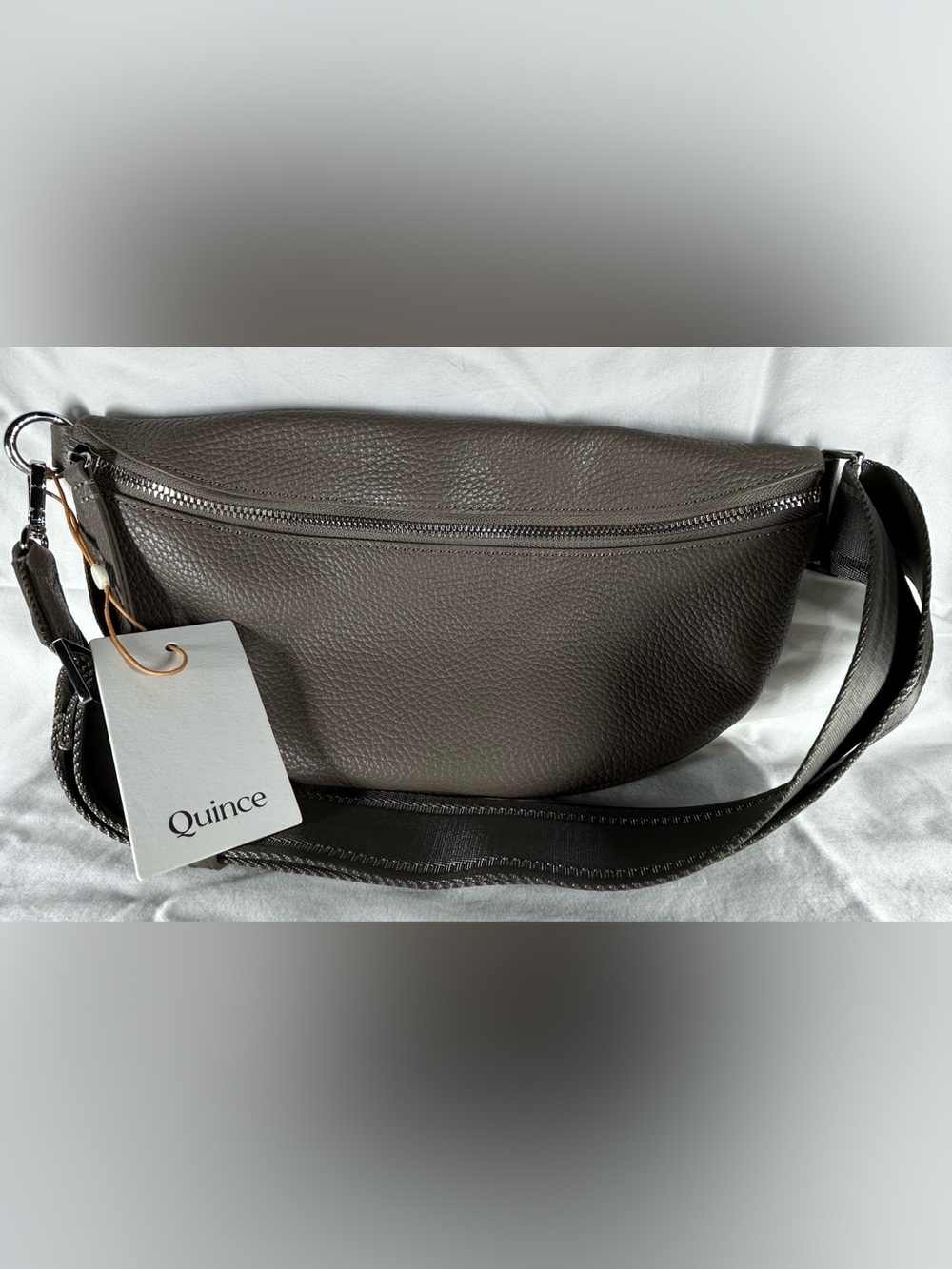 Quince Women’s Quinn Sling Bag in Mink